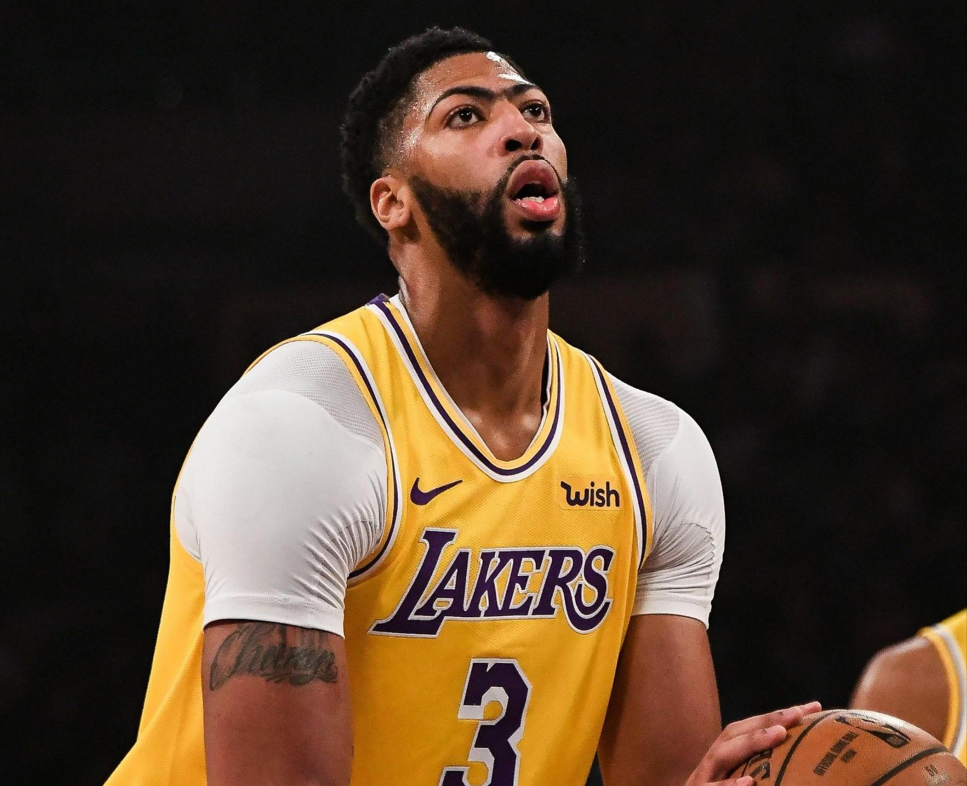 凯尔特人战胜浓眉哥!华莱士关键时刻爆发 凯尔特人战胜浓眉哥!华莱士关键时刻爆发