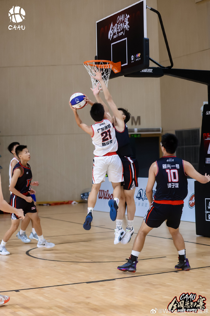 引人入胜的比赛,球队士气高昂 引人入胜的比赛,球队士气高昂