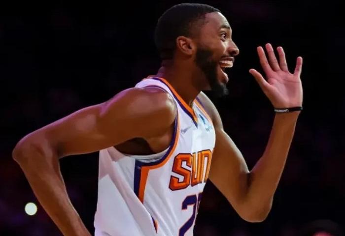 猛龙队锁定球星合同,未来可期 猛龙队锁定球星合同,未来可期