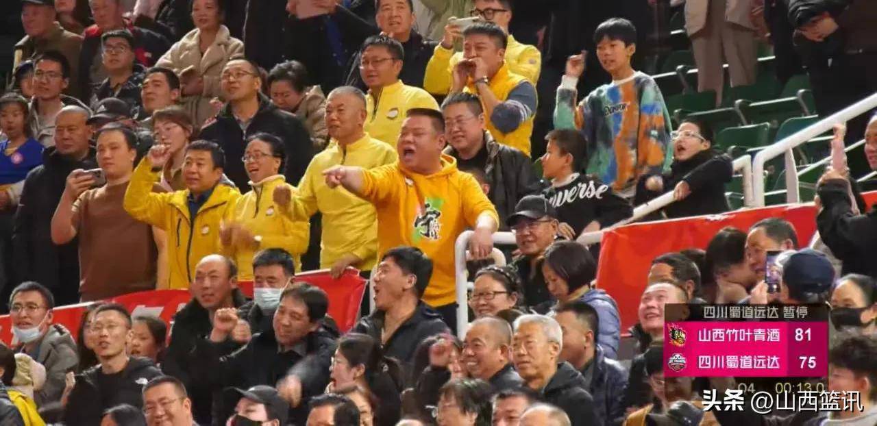 坚强不屈的球队，向着胜利的方向铿锵前行