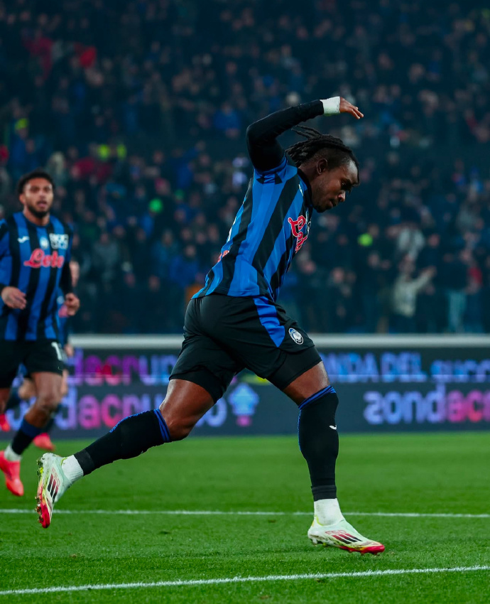 乌迪内斯队在客场不敌那不勒斯遗憾失利 乌迪内斯队在客场不敌那不勒斯遗憾失利