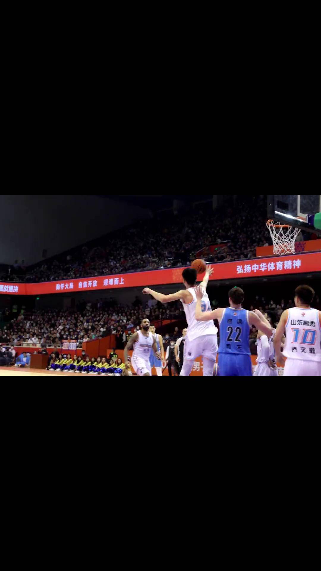 拼搏的精神,CBA球队在比赛中显现无疑 拼搏的精神,CBA球队在比赛中显现无疑