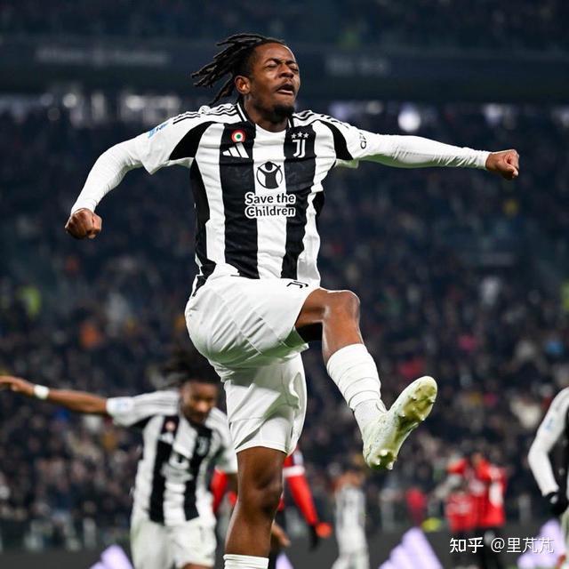 AC米兰豪取尤文图斯,再度登顶榜首 AC米兰豪取尤文图斯,再度登顶榜首