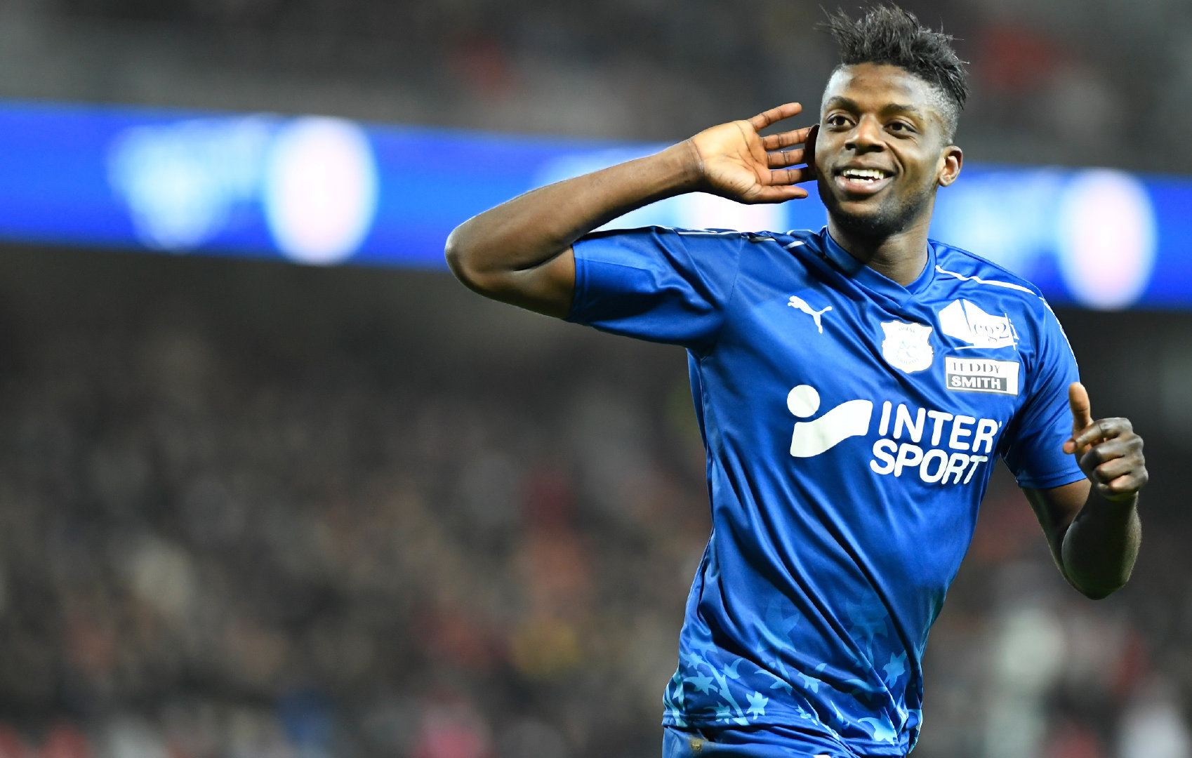 亚眠俱乐部考虑引进新外援提升进攻火力 亚眠俱乐部考虑引进新外援提升进攻火力