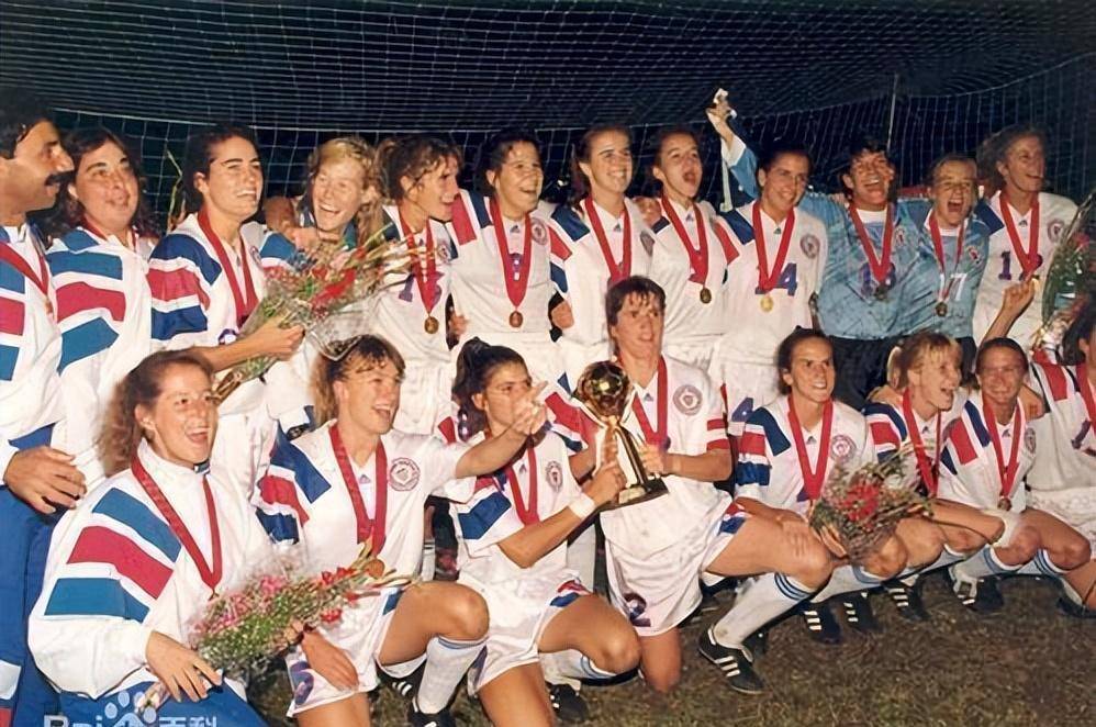 法国女足不敌德国队,遗憾止步八强 法国女足不敌德国队,遗憾止步八强