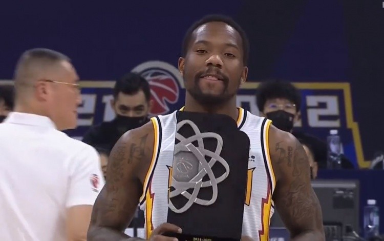 葡萄牙中场成为赛季MVP热门,是否最终斩获殊荣? 葡萄牙中场成为赛季MVP热门,是否最终斩获殊荣?