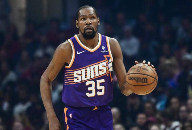 森林狼新锐崭露头角,成为球队掌门人 森林狼新锐崭露头角,成为球队掌门人