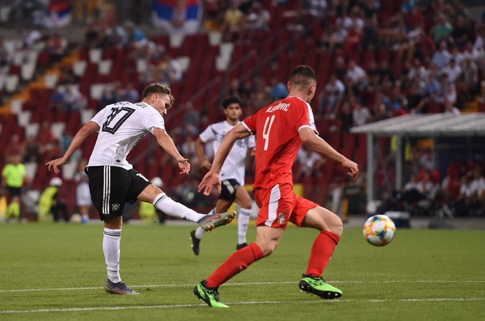 激战连连!欧洲赛场竞争白热化! 激战连连!欧洲赛场竞争白热化!