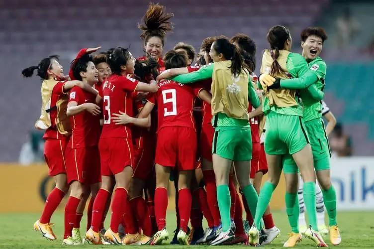 中国女足姑娘势不可挡,夺得亚洲杯足球赛冠军 中国女足姑娘势不可挡,夺得亚洲杯足球赛冠军