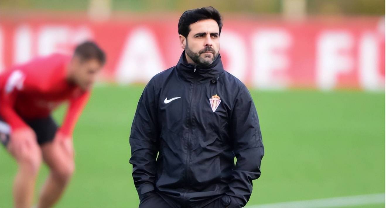 泽尼特官方透露签下波兰中场锋线增强 泽尼特官方透露签下波兰中场锋线增强