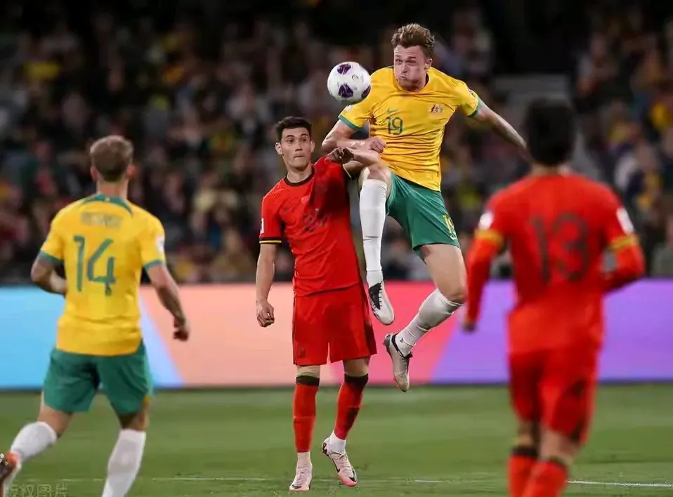 澳大利亚队员表现出色,队伍士气高涨 澳大利亚队员表现出色,队伍士气高涨