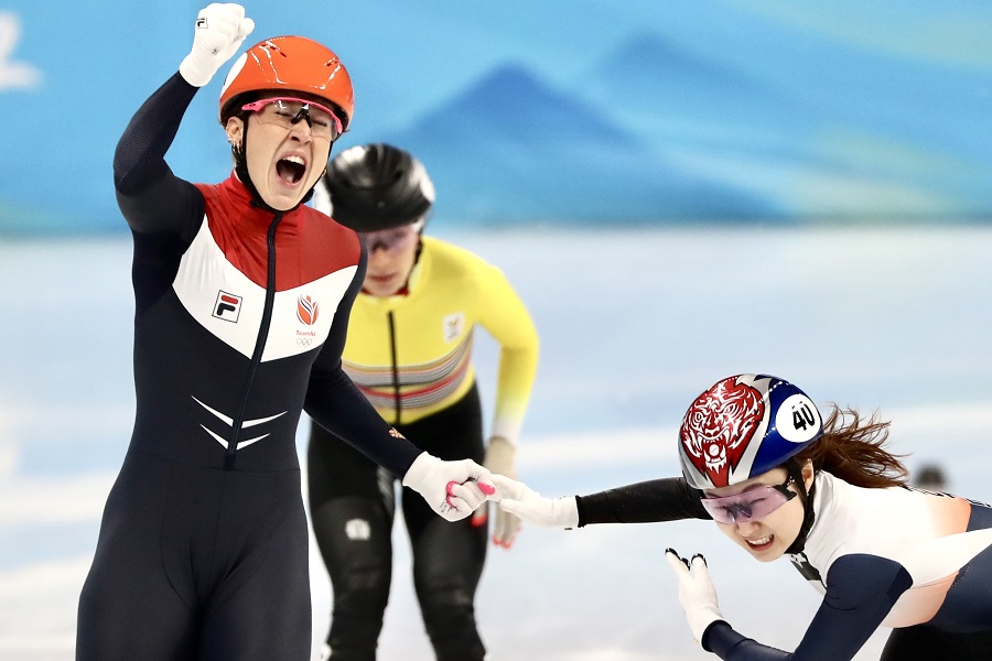 比利时短道速滑选手再度夺魁 比利时短道速滑选手再度夺魁