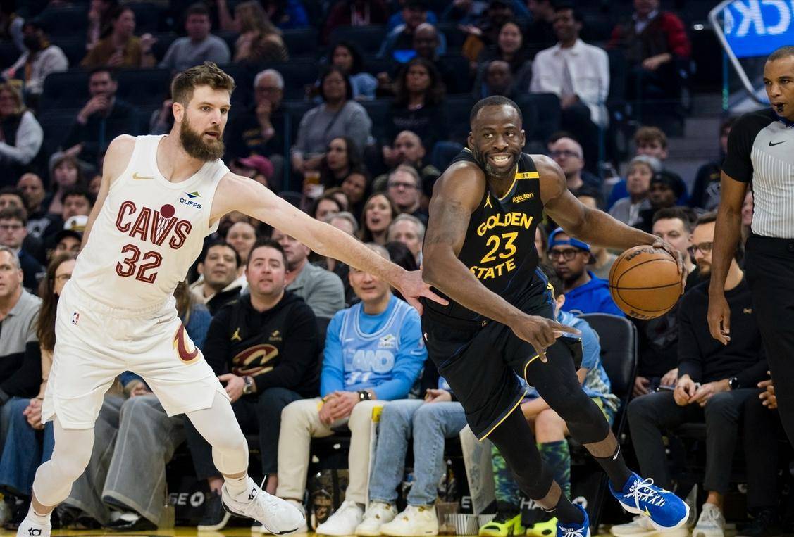 勇士战术调整屡挫对手,攻势令人惊叹 勇士战术调整屡挫对手,攻势令人惊叹