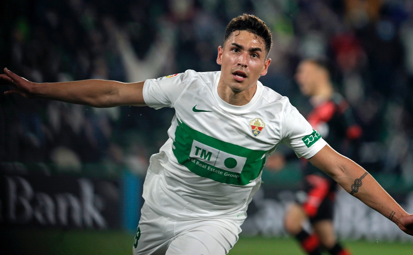 瓦伦西亚前锋状态回升,期待下一场比赛 瓦伦西亚前锋状态回升,期待下一场比赛