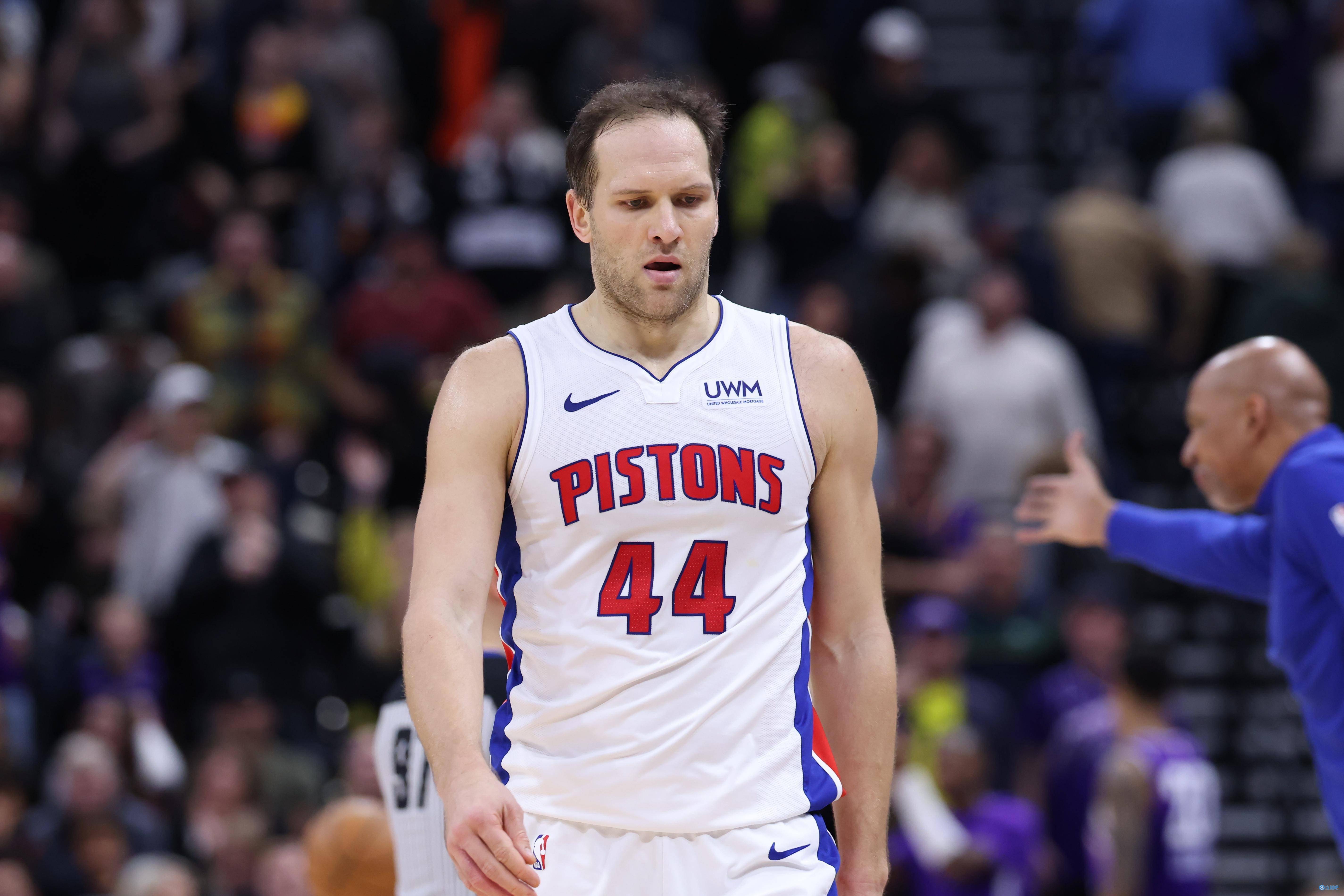 黑山队由杰维斯取代活塞克,求变之路 黑山队由杰维斯取代活塞克,求变之路