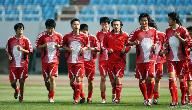 国内足球发展迅猛,亚洲比赛场上球员展现出色表现 国内足球发展迅猛,亚洲比赛场上球员展现出色表现