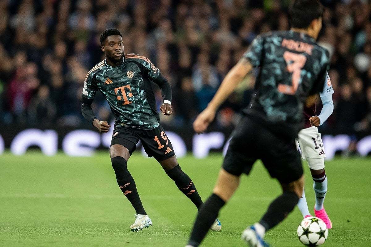 拜仁慕尼黑疑似引进世界级前锋,球迷热议不已 拜仁慕尼黑疑似引进世界级前锋,球迷热议不已