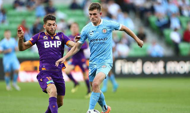 沙尔克04客场不敌门兴格拉德巴赫,遭遇吞蛋 沙尔克04客场不敌门兴格拉德巴赫,遭遇吞蛋