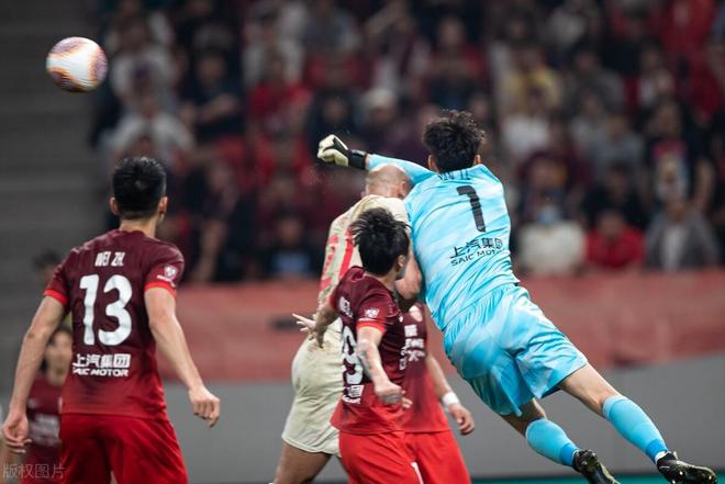 门将表现抢眼,多次精彩扑救拯救球队! 门将表现抢眼,多次精彩扑救拯救球队!