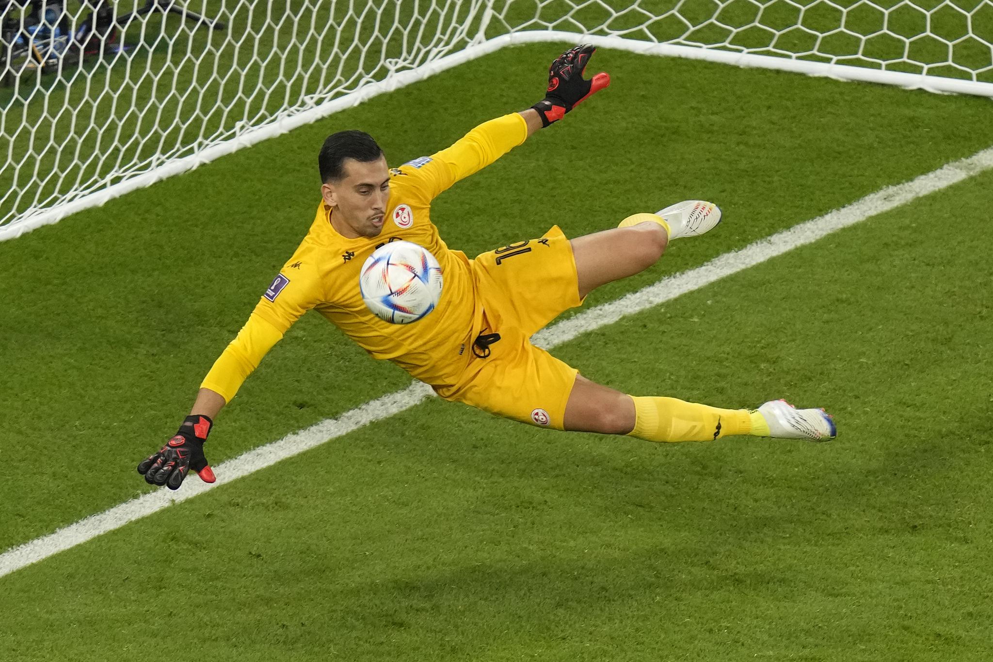 门将表现抢眼,多次精彩扑救拯救球队! 门将表现抢眼,多次精彩扑救拯救球队!