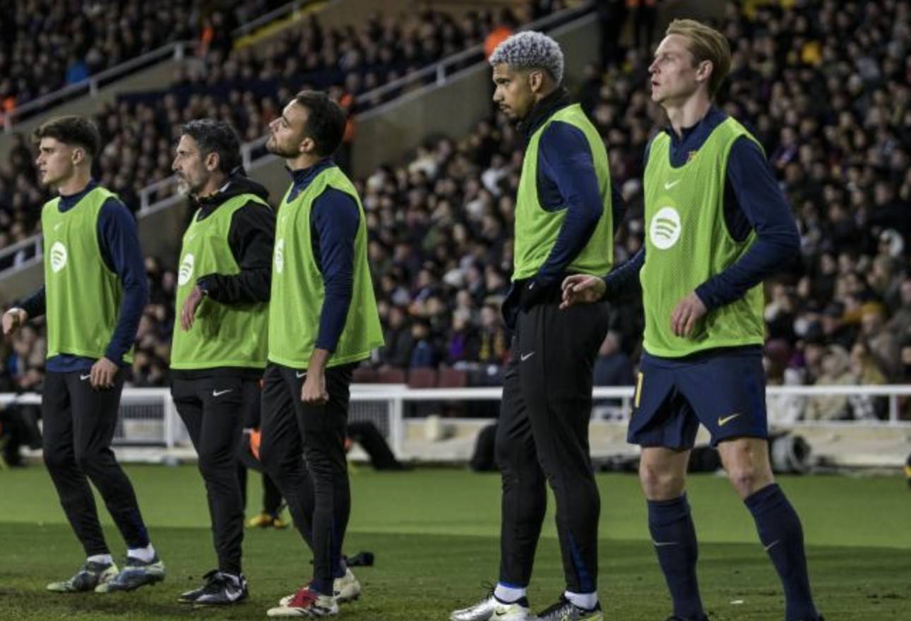 阿贾克斯客场大败AS罗马,德容梅开二度助球队取胜 阿贾克斯客场大败AS罗马,德容梅开二度助球队取胜