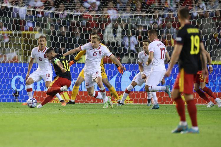 激燃对决!欧国联比赛再掀球迷热潮 激燃对决!欧国联比赛再掀球迷热潮