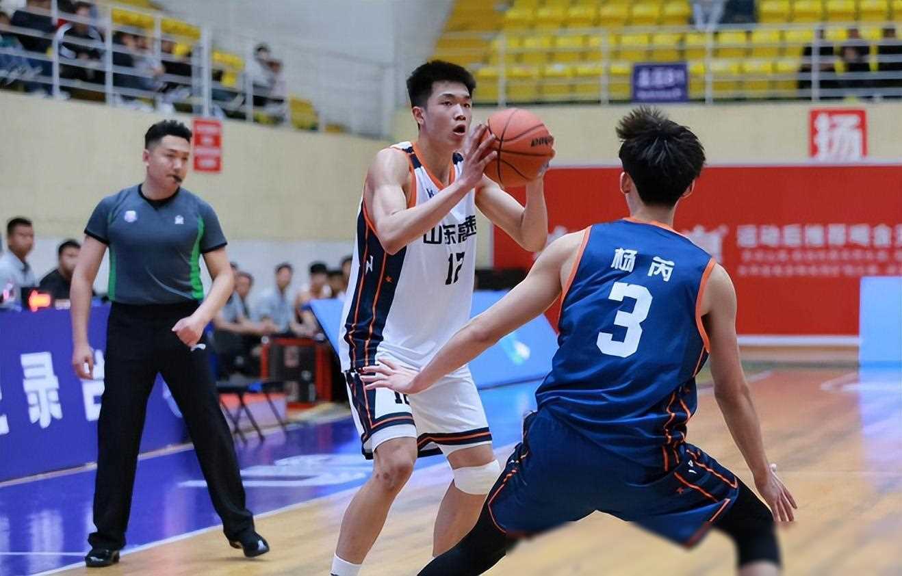 新疆男篮击败对手,迈向季后赛的道路更加坚定 新疆男篮击败对手,迈向季后赛的道路更加坚定