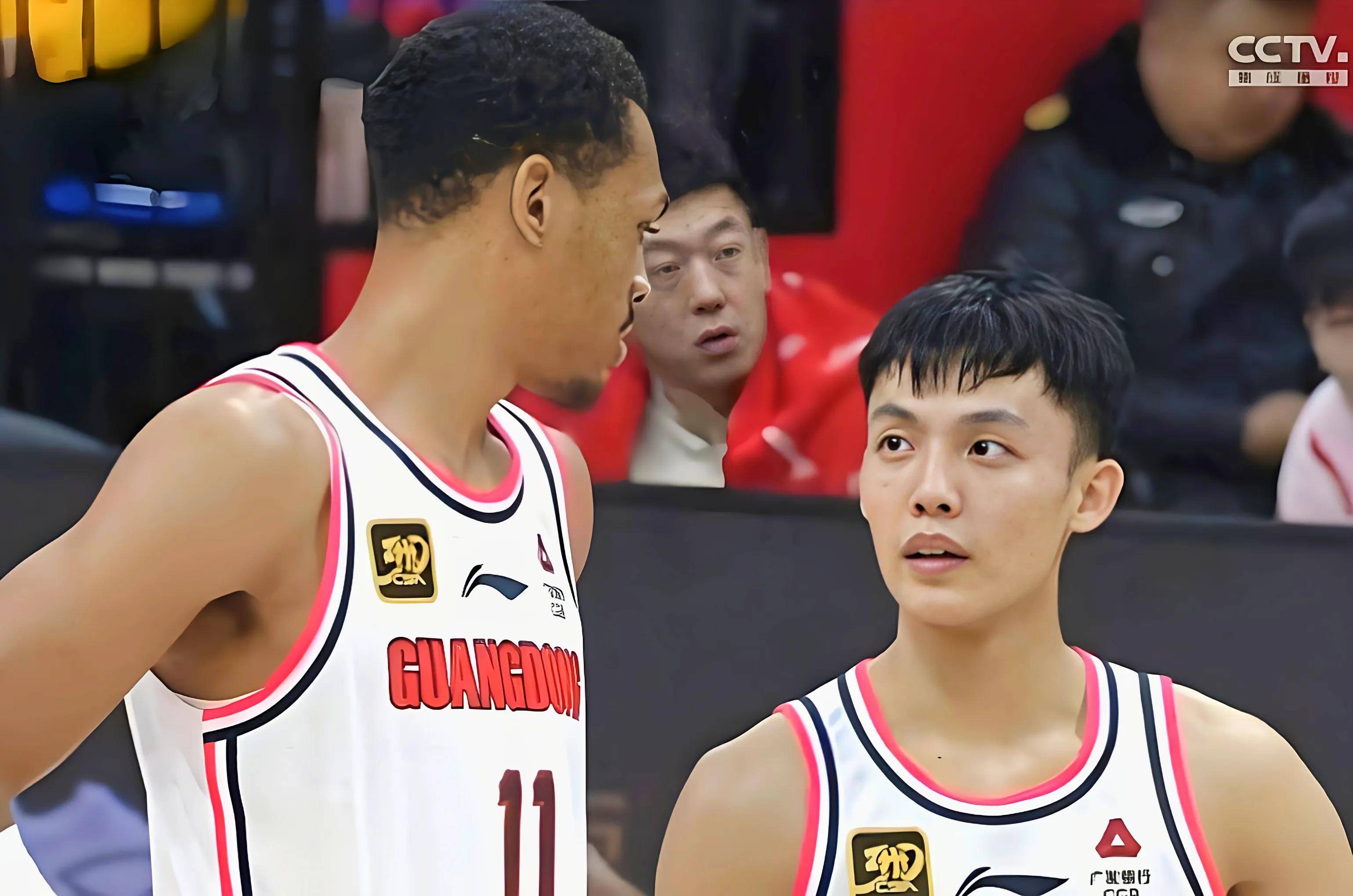 山东男篮主场惨败,被广东队逆转遭遇两连败 山东男篮主场惨败,被广东队逆转遭遇两连败