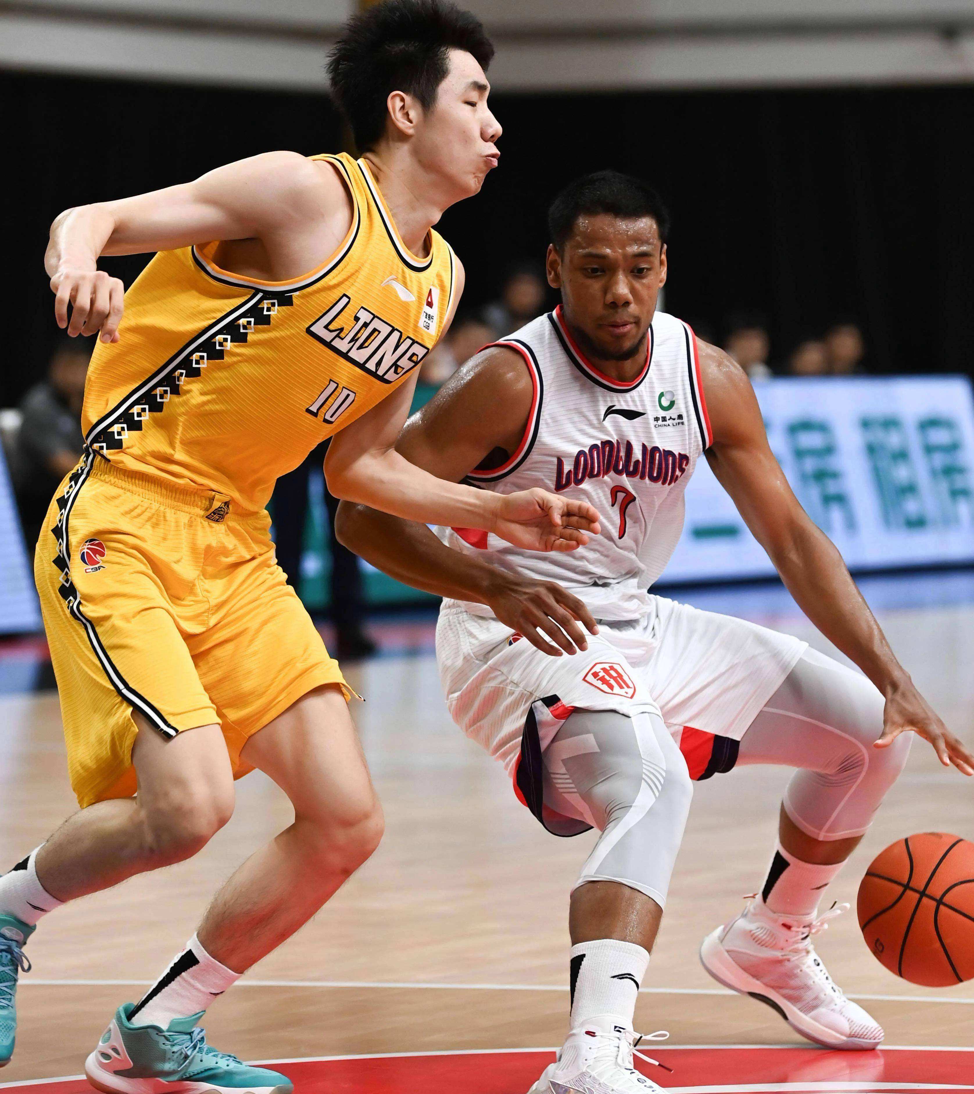 四川队稳扎稳打,赢得非凡胜利 四川队稳扎稳打,赢得非凡胜利