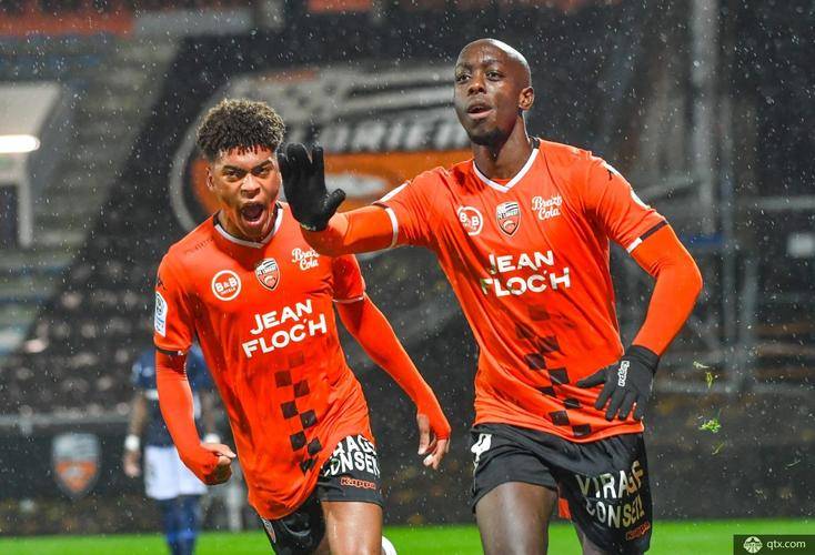 卡昂主场大胜巴黎FC,豪取胜利 卡昂主场大胜巴黎FC,豪取胜利