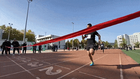 瓦朗谢纳全力冲刺,争取欧洲赛场资格 瓦朗谢纳全力冲刺,争取欧洲赛场资格