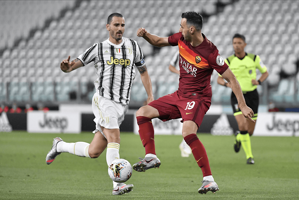 尤文图斯取得关键胜利,提前晋级 尤文图斯取得关键胜利,提前晋级