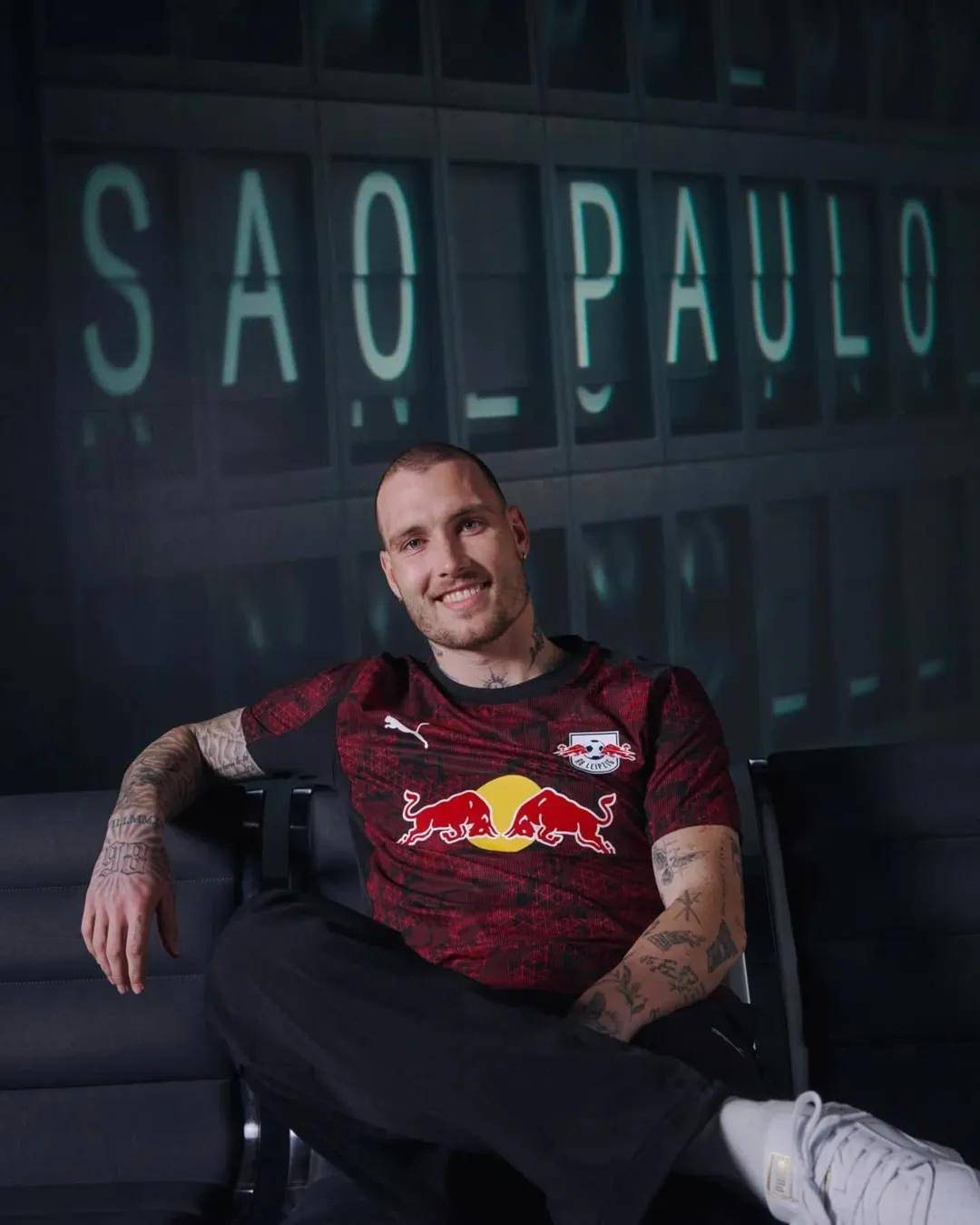 RB莱比锡队在场上展现出强大实力