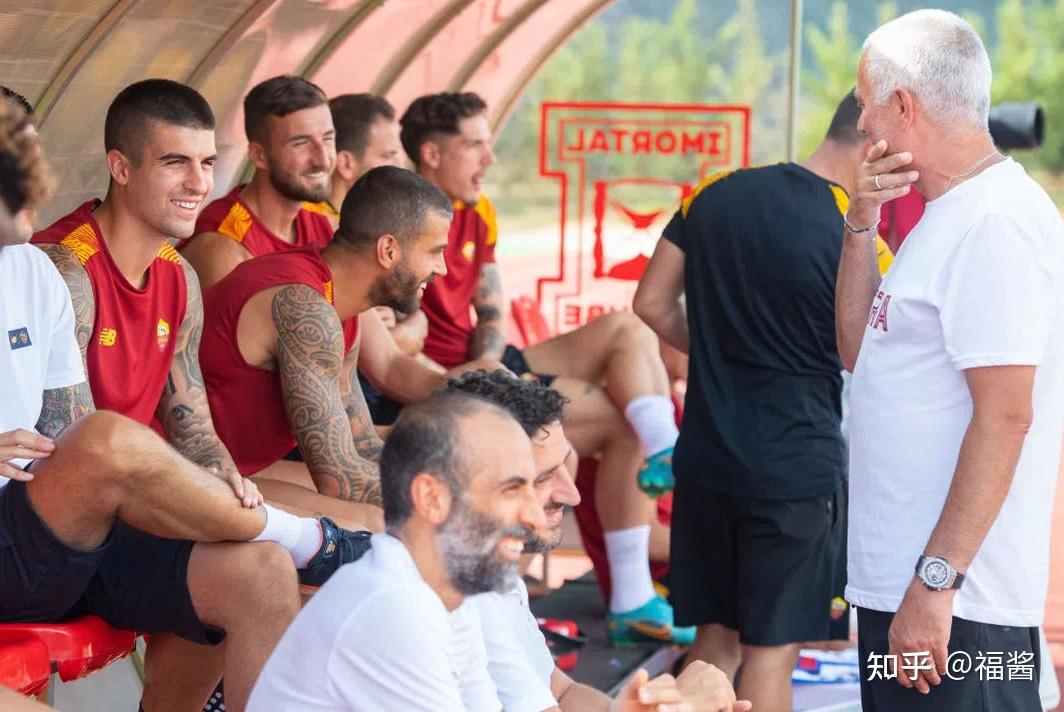 球员交接会发布引援计划,增强实力 球员交接会发布引援计划,增强实力