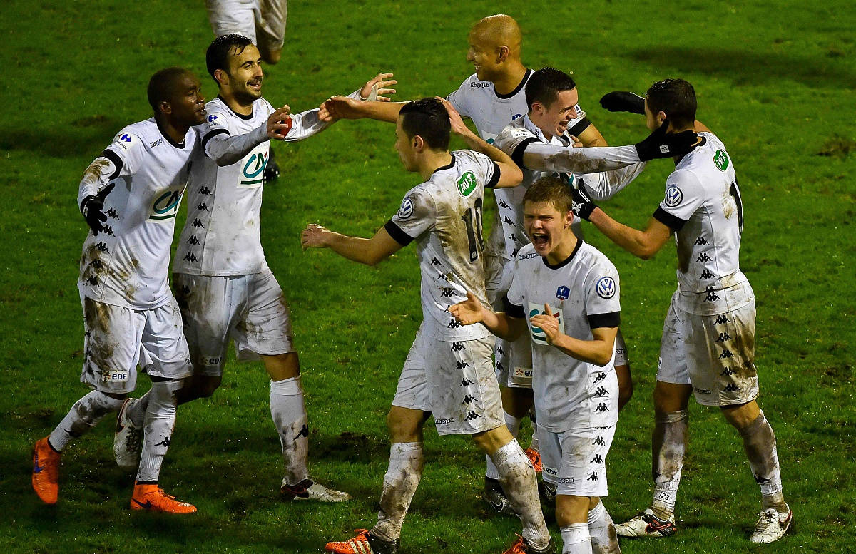 卡昂主场告负，保级希望陷入危机