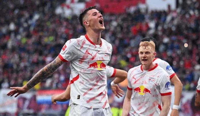 RB莱比锡突然发威,反超领先对手 RB莱比锡突然发威,反超领先对手