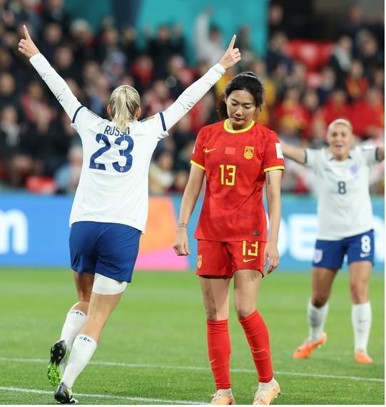 英格兰女足球员荣膺最佳球员奖 英格兰女足球员荣膺最佳球员奖